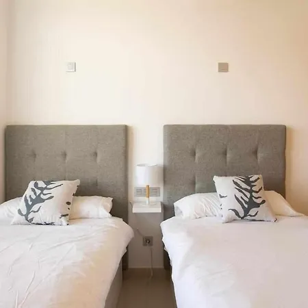 Luxury Lazaro Con Piscina Climatizada Villa